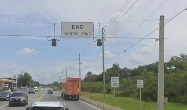END SCHOOL ZONE overhead sign and SPEED LIMIT 45 on US 301 Lawtey